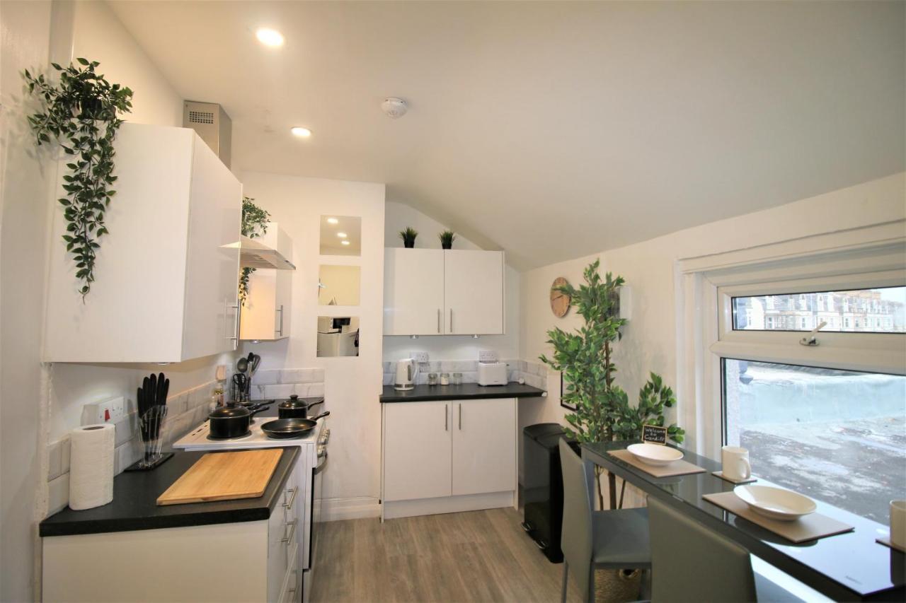 Free Local Parking - Fast Wifi - Sleeps 10 Guests By Property Promise Cardiff Luaran gambar