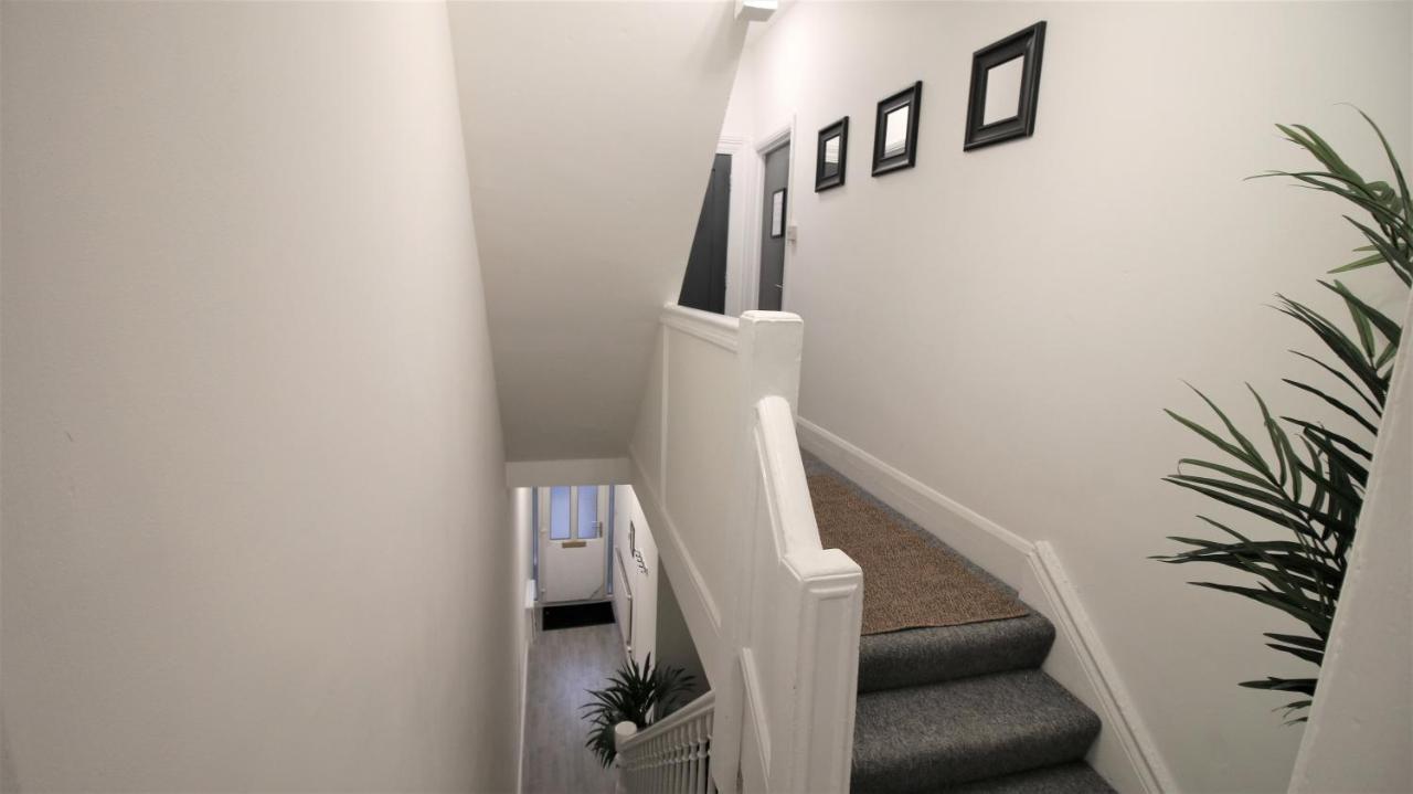 Free Local Parking - Fast Wifi - Sleeps 10 Guests By Property Promise Cardiff Luaran gambar