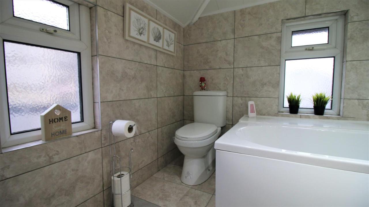Free Local Parking - Fast Wifi - Sleeps 10 Guests By Property Promise Cardiff Luaran gambar
