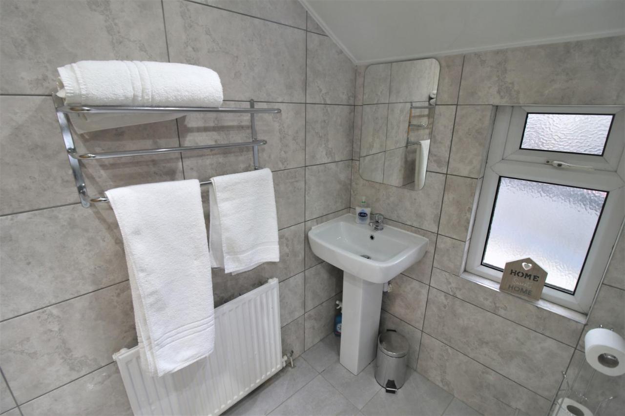 Free Local Parking - Fast Wifi - Sleeps 10 Guests By Property Promise Cardiff Luaran gambar