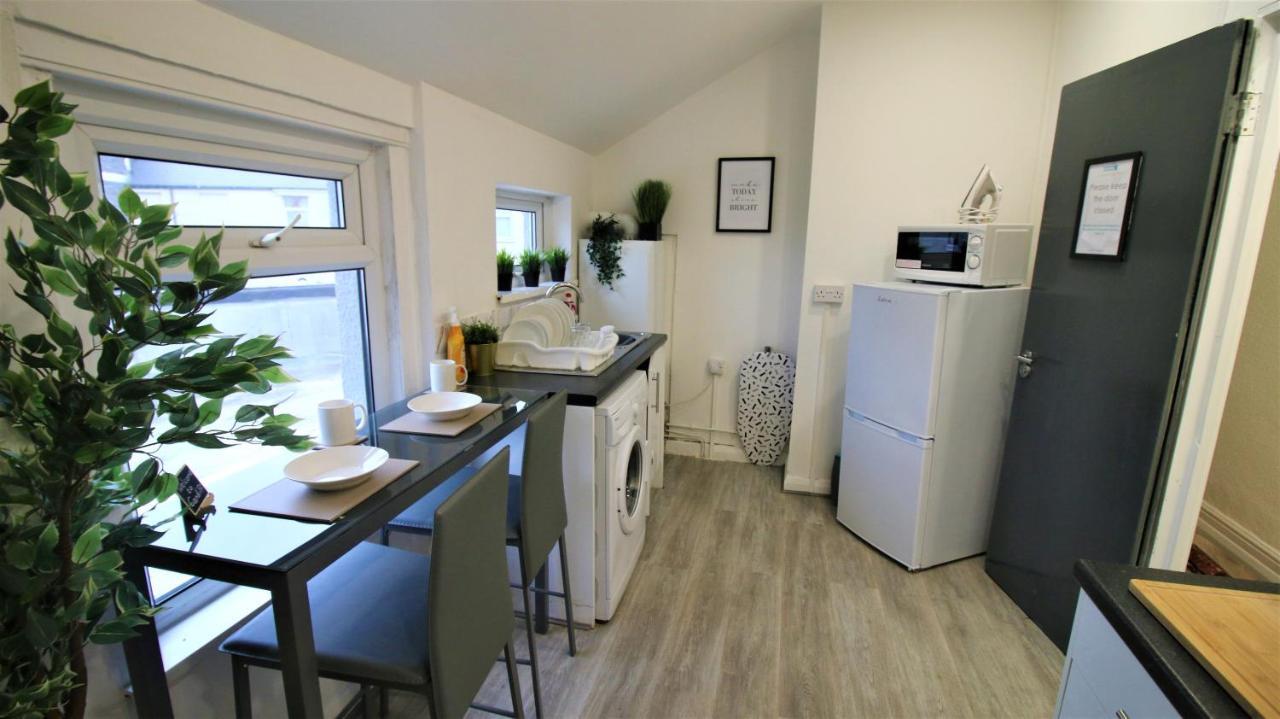 Free Local Parking - Fast Wifi - Sleeps 10 Guests By Property Promise Cardiff Luaran gambar