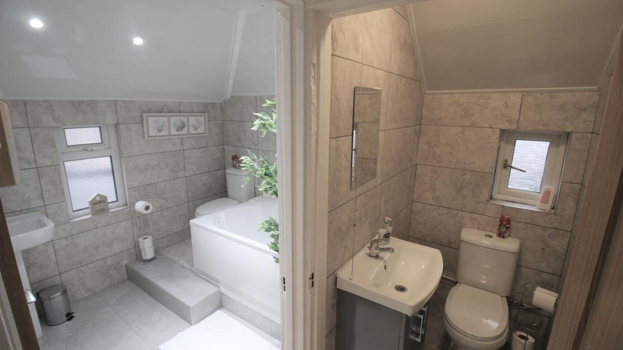 Free Local Parking - Fast Wifi - Sleeps 10 Guests By Property Promise Cardiff Luaran gambar
